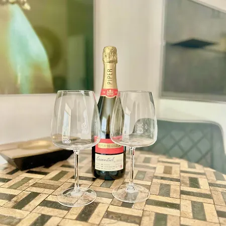 Beautiful 1 - Br - Next To Rue Antibes Apartamento